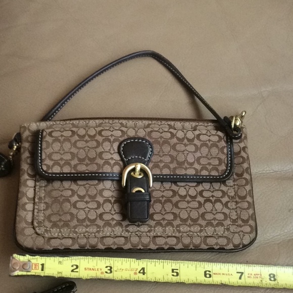 Coach Brown Signature Wristlet With Card Holder/coin Purse Also Come With Dust - Picture 3 of 9